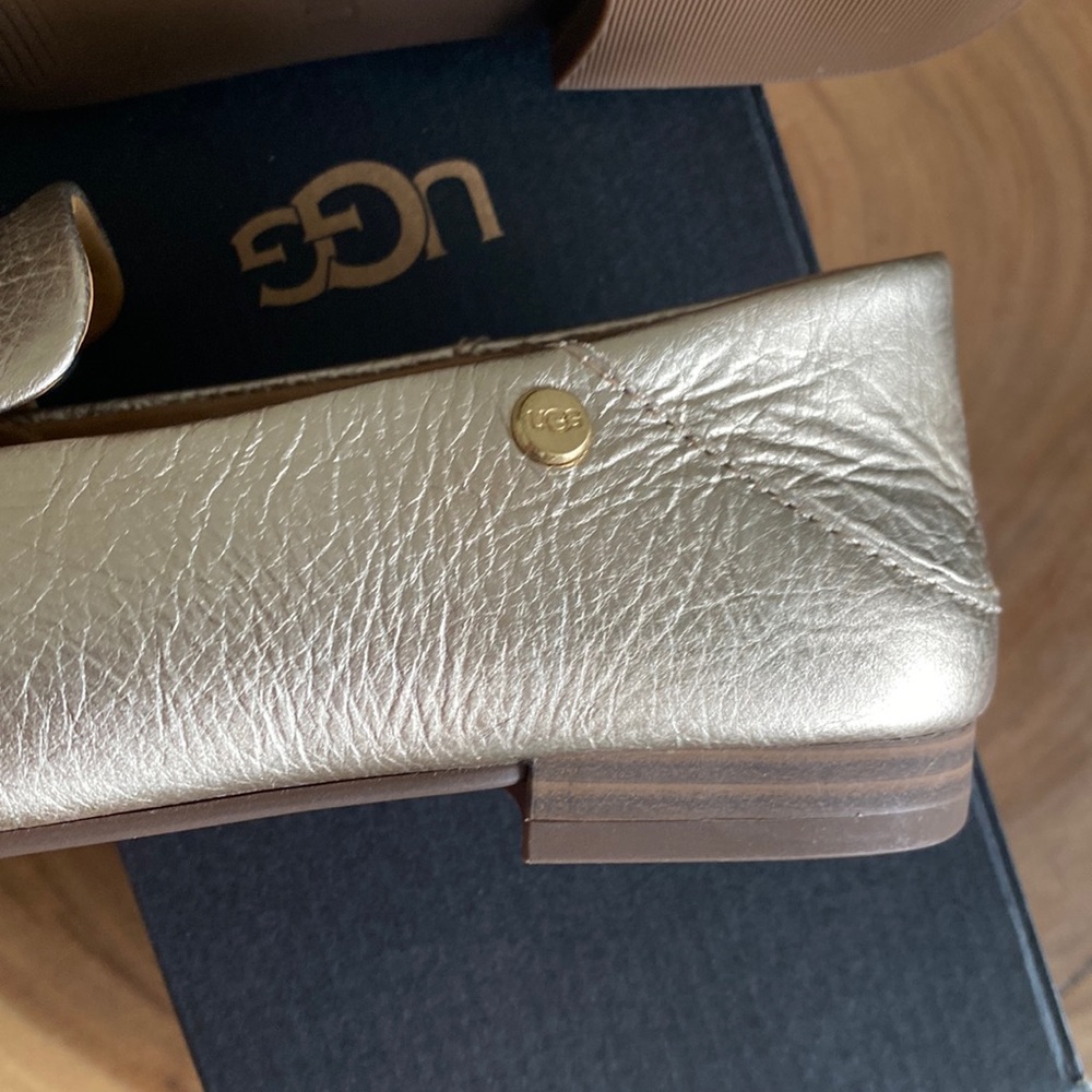 🔼 UGG Janaya Women’s Gold Leather Loafers - Picture 7 of 9